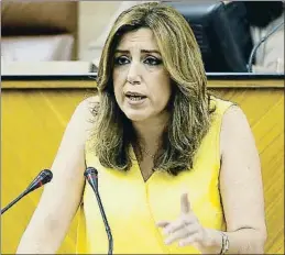  ?? JOSE MANUEL VIDAL. / EFE ?? Susana Díaz dirigint-se al Parlament andalús