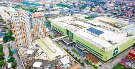  ??  ?? Sta. Lucia Mall has been expanded into three interconne­cted buildings while a fourth building called il Centro was also added.