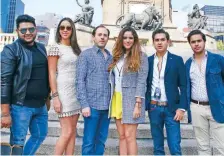 ??  ?? Rogelio Maturano, Elena Bosque, Rogelio Cárdenas, Perla y Juan Luis Ealy Díaz con Fernando Alustiza.