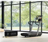  ?? ?? Stylish sporteln: Auf dem HIIT Laufband von Technogym