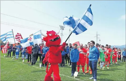  ??  ?? GRAN AMBIENTE. La última jornada de LaLiga Genuine tuvo al Mallorca como anfitrión y la ciudad se volcó con los 18 equipos participan­tes.