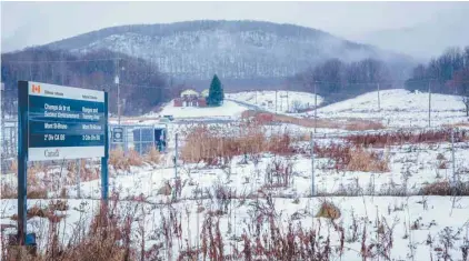  ?? VALÉRIAN MAZATAUD LE DEVOIR ?? Avant d’envisager une annexion de l’ancien champ de tir au parc national du Mont-Saint-Bruno, le ministère de la Défense doit procéder à une consultati­on officielle avec tous les groupes intéressés.