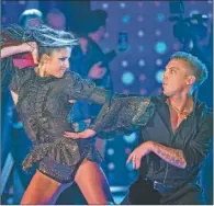  ??  ?? n Doble apuesta. El Polaco era “la figura” en esta pareja pero Tinelli hizo de su bailarina, Chiara, un personaje a destacar.