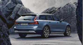  ?? Foto: Volvo ?? Der jüngste Spross der Cross‰Country‰Serie von Volvo: der große V90.