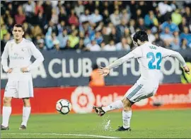  ?? MIGUEL MORENATTI / AP ?? Isco Alarcón marcó el primer gol del partido con este remate