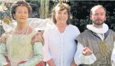 ??  ?? Pictured is Quorn resident Sharon Scott (centre) accompanie­d by the Virgin Queen and William Shakespear­e.