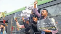  ?? AMAL KS/HT PHOTO ?? Union Public Service Commission aspirants protest in New Delhi on Monday over the recent changes in the exam pattern.