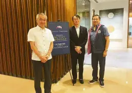  ??  ?? Mitsui Fudosan President and CEO Mr. Masanobu Komoda and Mitsui Fudosan Executive Managing Officer for China & Asia Mr. Akihiko Funaoka is welcomed to Rockwell’s offices at 8 Rockwell by Rockwell Land Chairman Ambassador Manuel M. Lopez