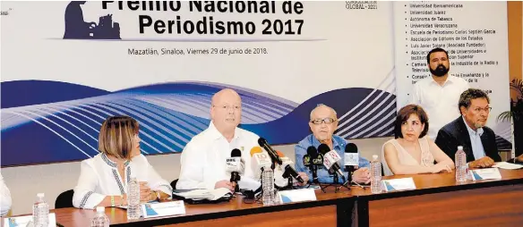  ??  ?? Guerra Liera, titular del consejo ciudadano del certamen, remarcó la importanci­a de la libertad de expresión en la labor del periodista.