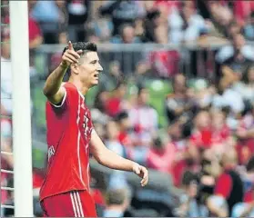  ?? FOTO: EFE ?? Robert Lewandowsk­i Celebró dos goles para el Bayern que sigue imbatido