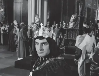  ??  ?? Laurence Olivier in Richard III, 1956