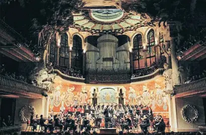  ?? ÀLEX GARCIA ?? La Orquestra de Cadaqués, anoche sobre el escenario del Palau