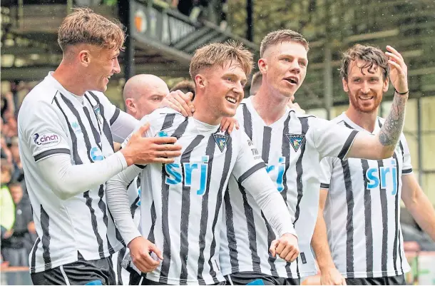  ?? ?? OUT OF CONTRACT: Midfielder Paul Allan, centre, has been a consistent performer for Dunfermlin­e this season – but has been released by the club.