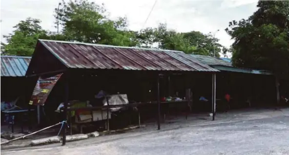  ?? [FOTO MUHD ZAABA ZAKERIA/BH] ?? Rumah pegawai masjid yang terletak di kawasan Masjid Lapangan Terbang Subang yang hendak dirobohkan Pejabat Tanah dan Daerah (PTD) Petaling.