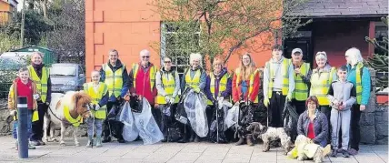  ??  ?? ● A Llanberis-based group of volunteers, who Gwynedd’s Tidy Towns helped get establishe­d, has been confirmed as overall winner of a country-wide ‘Cleaning-up your Community’ award. The online competitio­n was run by Robert Scott Ltd, one of the UK’s...