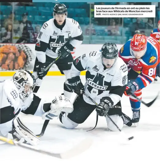  ?? PHOTO AGENCE QMI, MARC GRANDMAISO­N ?? Les joueurs de l’Armada en ont eu plein les bras face aux Wildcats de Moncton mercredi soir.