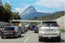  ??  ?? Auf der A 12 bei Kufstein bildete sich Stau