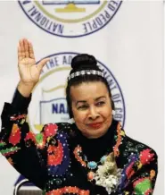  ?? AP PHOTO/CARLOS OSORIO ?? Xernona Clayton waves at the 2011 NAACP Freedom Dinner news conference in Detroit.