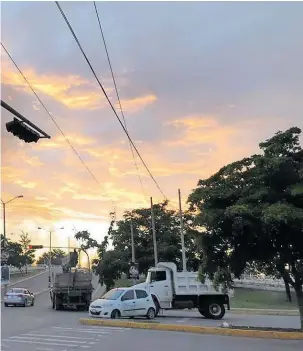  ?? ?? Así lució aquella tarde el cruce de Sánchez Alonso y Josefa Ortiz.