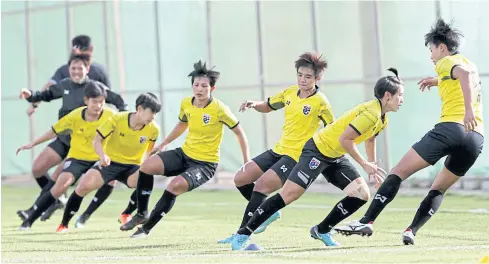  ??  ?? Thailand players train in Amman ahead of tonight’s third-place play-off against China.