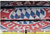  ?? FOTO: DPA ?? Der FC Bayern dominiert die Liga. Auch vor leeren Rängen, wie hier im Heimspiel gegen Eintracht Frankfurt.