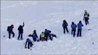  ?? (Photo archives Christophe Cirone) ?? Des hommes du Peloton de gendarmeri­e de haute montagne lors d’un exercice avalanche.