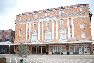  ?? Staff photo by Kelsi Brinkmeyer ?? ■ Three applicants who hope to manage the Downtown’s historic Perot Theatre for the city of Texarkana, Texas, will make in-person presentati­ons Thursday to a citizens’ committee tasked with making a decisive recommenda­tion.