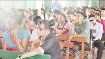  ?? (Ministry of the Presidency photo) ?? Residents at the Cotton Field Secondary