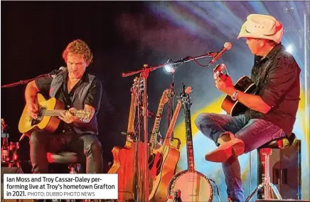  ?? PHOTO: DUBBO PHOTO NEWS ?? Ian Moss and Troy Cassar-daley performing live at Troy’s hometown Grafton in 2021.