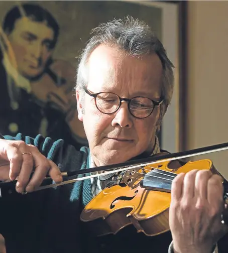  ?? Picture: Steve MacDougall. ?? Festival director Pete Clark with a portrait of Niel Gow in the background.