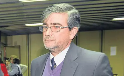  ??  ?? Cuestionad­o. Drazile fue severament­e criticado por su actuación en la pesquisa tras la muerte de Alós. Casi cuatro años después, la Justicia federal lo sobreseyó.