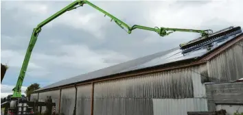  ?? Foto: Klein Service GmbH ?? Große Reichweite: Der Arm ist bis zu 54 Meter lang und erreicht spielend jeden Winkel.