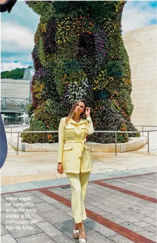  ??  ?? Irene eligió un conjunto amarillo para asistir a la comunión del hijo de Kiko.