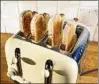  ??  ?? Im Toaster sammeln sich viele glutenhalt­ige Krümel. F: istock
