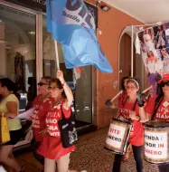  ?? In corteo ?? Mobilitazi­one delle lavoratric­i La Perla in corteo lo scorso luglio