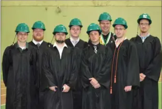  ?? NICHOLAS BUONANNO -MEDIANEWS GROUP ?? Graduates of the constructi­on technology program pose for a photo together.