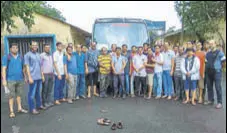  ?? PTI ?? The employees of Dr Balasaheb Sawant Konkan Vidyapeeth who were on the illfated bus that fell off a mountain road in Maharashtr­a’s Raigad district on Saturday.