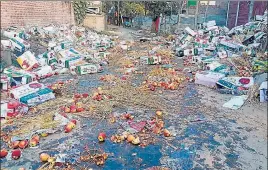  ?? HT PHOTO ?? The vandalised apple boxes at Chitragam village in Shopian district on Friday.