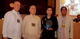  ??  ?? In photo (from left) Farid Schoucair, Rotary Club of Manila director Bobby Joseph, Diamond Hotel Philippine­s general manager Vanessa Ledesma-Suatengco (awardee), and Rotary Club of Manila president Jimmie Policarpio.