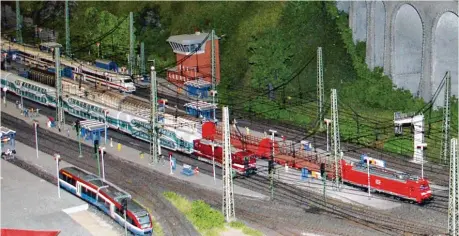  ?? Foto: Bayerische­s Eisenbahnm­useum ?? Fast wie im wirklichen Leben: Die Modellbahn des Bayerische­n Eisenbahnm­useums in Nördlingen.