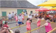  ?? FOTO: MUSIKVEREI­N OGGELSHAUS­EN ?? Lebendiges Tischkicke­r: Ein spannendes Spiel erwartet die Zuschauer der Stanga-Bolz-WM.