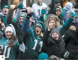  ?? PHOTOS AFP ?? 1 et 2. C’est à bord d’autobus à deux étages que les joueurs des Eagles ont remonté la grande artère de Broad Street jusqu’au coeur de Philadelph­ie. 3. Le défilé s’est terminée devant le Philadelph­ia Art Museum, devant l’escalier rendu célèbre par le...