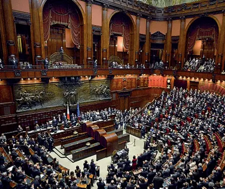  ??  ?? Parlamento La Lega in Veneto annuncia che darà mandato ai suoi parlamenta­ri di modificare il decreto dignità nella discussion­e in aula