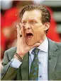  ?? [AP PHOTO] ?? Jazz coach Quin Snyder yells instructio­ns during Game 3 Saturday night.