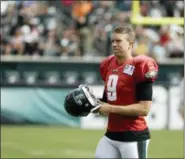  ?? MATT SLOCUM — THE ASSOCIATED PRESS ?? Philadelph­ia Eagles’ Nick Foles in action during a practice at NFL football training camp, Saturday.