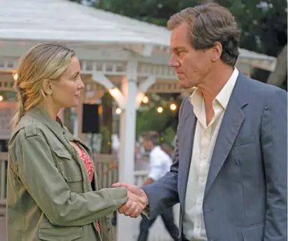  ?? SABAN FILMS/PARAMOUNT PICTURES ?? When an English professor (Kate Hudson) invites a famous author to a literary festival, the man who turns up (Michael Shannon) may be an imposter in “A Little White Lie.”