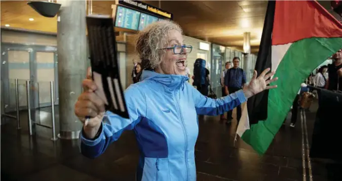  ?? FOTO: MAUD LERVIK ?? Gerd von der Lippe fikk en litt annen mottakelse på Gardermoen enn i Ashdod havn. Nå er hun og de andre aktivisten­e som ble arrestert av Israel tilbake i Norge.