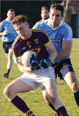  ??  ?? Midfielder Nick Doyle tries to shake off Dublin’s Seamus Ryan.