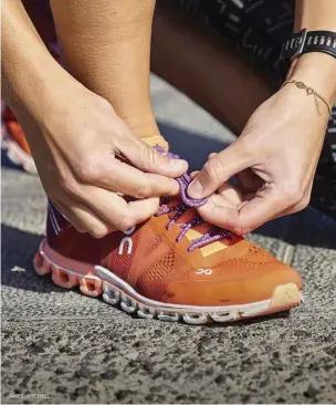  ?? JAMES MITCHELL ?? Beware overly-tightened laces: a speedy transition leaves little time for perfection, but using elastic laces helps you avoid paraesthes­ia and stay strong to the finish