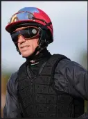 ??  ?? Frankie Dettori has injured his shoulder after falling at Yarmouth